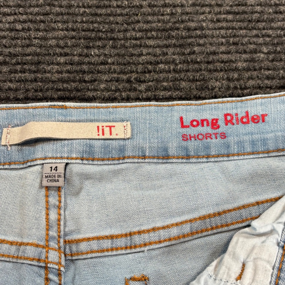 !iT Jeans Long Rider Distressed Denim Shorts Light Wash Blue Womens Size 14 - Picture 3 of 8